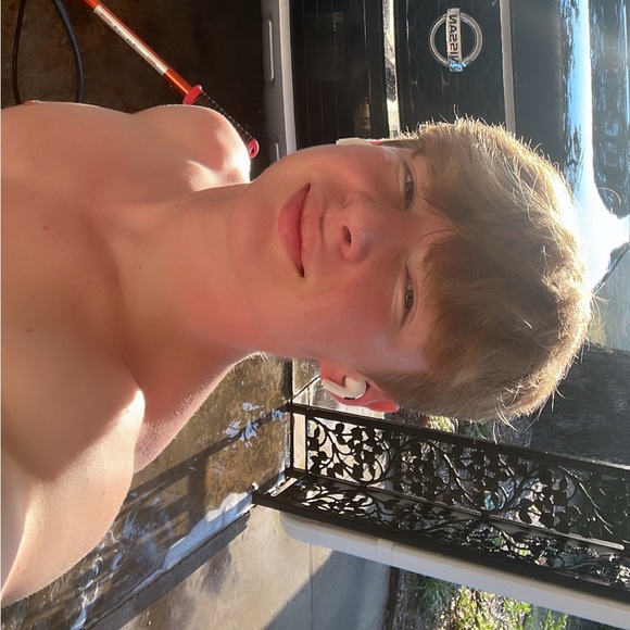 Meet your Posher, Peyton - Picture 1 of 1